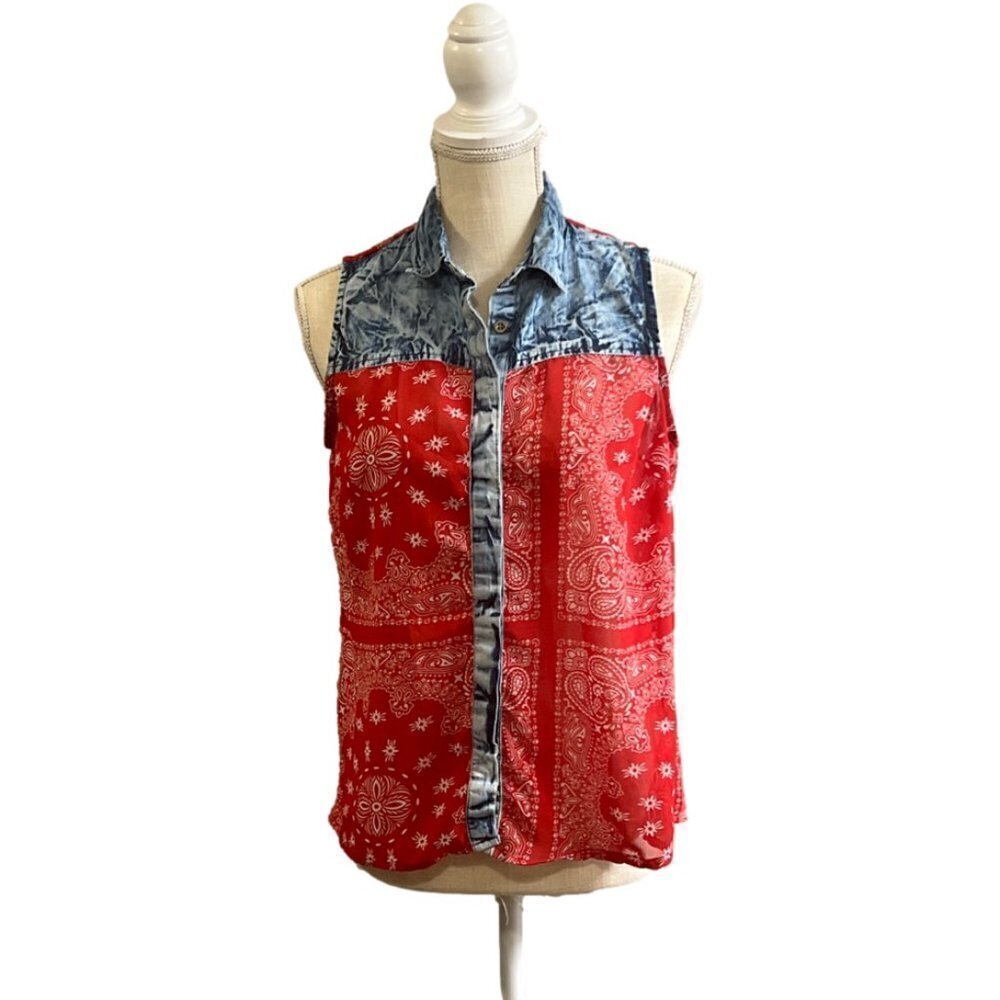 Women's Fashion Web Bandana Style Sleeveless Button Up Shirt. Western. Size L